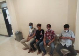 Tagih Pengusutan Pungli, Pedagang Durian Pandaan Geruduk Mapolres Pasuruan