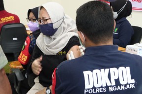 Polres Nganjuk Terus Gencarkan Vaksinasi
