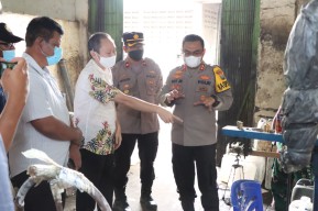 Cek Stok Minyak Goreng, Kapolres Nganjuk Ingatkan Larangan Menimbun dan Menjual Melebihi HET