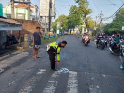 Tabrak Truk Trailer di Waru Sidoarjo, Remaja Gresik Meninggal