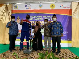 Pertamina Lubricants Luncurkan Program Bayar Listrik Dengan Sampah di Gresik