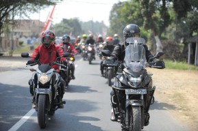 Tips #Cari Aman Berkendara dengan Motor Gede, Simak Selengkapnya