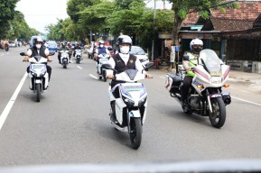 Khofifah Terbitkan SE Penggunaan Kendaraan Listrik dan Kompor Induksi