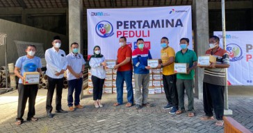 Pertamina Peduli Salurkan 2.600 Paket Bahan Pokok ke Warga Tuban