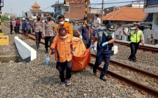 Bocah Lima Tahun di Surabaya Saksikan Neneknya Tewas Ditabrak Kereta Api