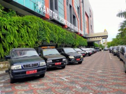 Wali Kota Surabaya Larang ASN Gunakan Mobil Dinas Saat Mudik Lebaran