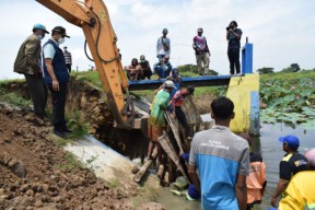 Bupati Lamongan Pantau Perbaikan Waduk Rancang Yang Jebol Akibat Longsor