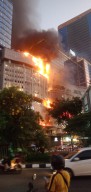 Tunjungan Plaza Terbakar, Pengunjung Semburat Selamatkan Diri
