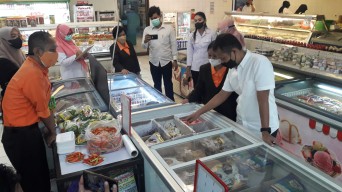 Ditemukan beredar di Tulungagung, Jajanan Anak Kinderjoy Langsung Ditarik