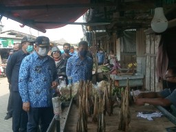 Bupati Tulungagung Pantau Harga Sembako di Pasar Ngemplak