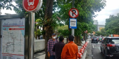 Menunggu Bus, HP Wartawan di Surabaya Dijambret