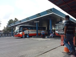 Terminal Gayatri Tulungagung Lengang, Pemudik Masih Sepi