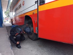 Puluhan Sopir dan Busnya Diperiksa Petugas Gabungan Tulungagung