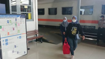 Mulai Padat, Pemudik Berdatangan di Stasiun Tulungagung
