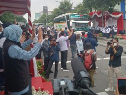 Mudik Bareng Gratis, 3.650 Pemudik Diberangkatkan Gubernur ke 15 Daerah di Jatim