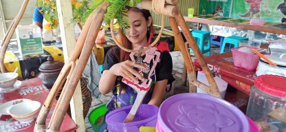 Es Dawetnya Segar, Apalagi Diladeni Penjualnya Yang Manis Tambah Nyes