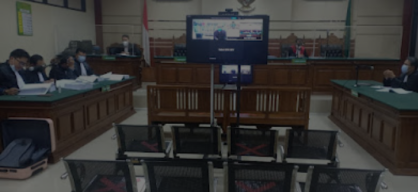 Bupati Non Aktif Probolinggo dan Suami Dituntut 8 Tahun Penjara