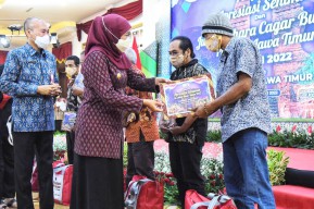 Seniman dan Juru Pelihara Cagar Budaya di Jatim Dapat Hadiah dari Khofifah