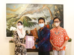 Lewat Arumi Bachsin, Seniman Ludruk Surabaya Dapat Bantuan Rp 10 Juta