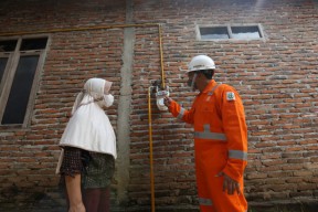 Balkonjaz Angkat Potensi Keripik Jet  Kolet di Kawasan Balkondes PGN