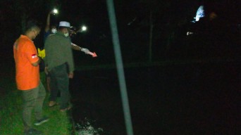 Ditinggal Sendiri, Bocah Tuna Wicara di Tulungagung Ditemukan Mengambang di Kolam Ikan
