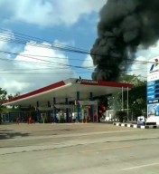 Mobil Avanza Terbakar Saat Isi BBM di SPBU Padangan Bojonegoro