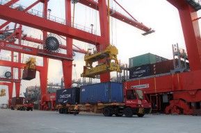 Standarisasi Digital Percepat Layanan Terminal Peti Kemas