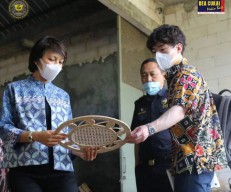 Bea Cukai Gresik Ajak Pengusaha Jepang Kunjungi Produk Kerajinan