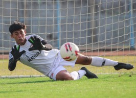 Dilepas Madura United, Kiper M Rizki Kusni Admojo Gabung Persela