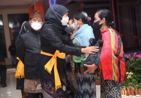 Gubernur Khofifah Dikukuhkan Jadi Warga Kehormatan Masyarakat Tengger