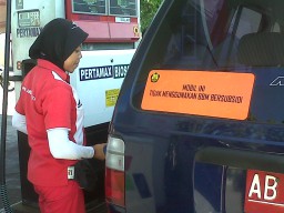 Catat, Kendaraan Dinas ASN TNI/Polri dan BUMN Dilarang Pakai Pertalite