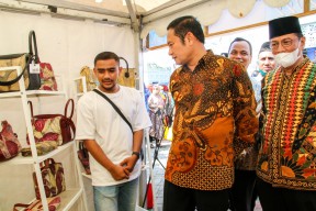 Bangkitkan UMKM, Pemkab Lamongan Gelar Festival Ekonomi Kreatif