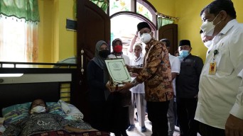 Hampir Putus Sekolah, Pelajar Asal Krembung Sidoarjo Ini Kedatangan Tamu Bupati