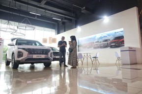 Di Gresik, Hyundai Exhibition Hadirkan Produk Barunya