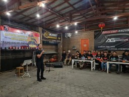 Jaga Silaturahmi, Polisi Ngopi Bareng Simpatisan Perguruan Pencak Silat