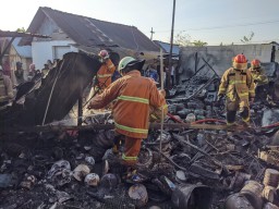 10 Toko di Pasar Balen Bojonegoro Ludes Terbakar, Kerugian Mencapai Rp 345 Juta