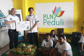 PLN UP3 Surabaya Utara Resmikan Kelas Fotografi dan Multimedia Bagi Anak Jalanan