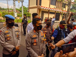 Kades Kapas Bojonegoro Tilang Uang Desa Rp 500 Juta
