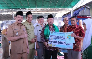Warga Sidayu di Kawasan Minapolitan Randuboto Mendapatkan Sertifikat Tanah