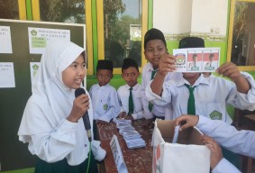 Unik, Pemilihan Ketua Kelas di MI Kenep Balen Bojonegoro Seperti Pemilu Pada Umumnya