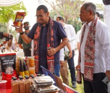 Bantu Sediakan Sembako Murah, SIG Gelar Pasar Murah dan Bazar UMKM BUMN