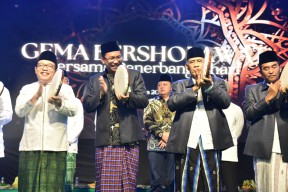 Ribuan Penerbang Ishari Gemakan Sholawat di Sidoarjo, Bupati Gus Muhdlor Bangga