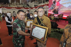Smelting Ditunjuk Jadi Bapak Asuh Anak Stunting di Gresik