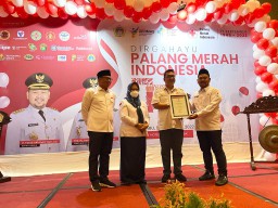 PMI Beri Penghargaan PT Smelting Sebagai Pendukung Penyelenggaraan Donor Darah Terbanyak