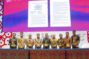 Akselerasi Pencapaian Target Penurunan Emisi Karbon, SIG Berkolaborasi dengan Perusahaan BUMN