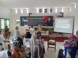 Tanamkan Wawasan Kebangsaan, MH Rofiq Ajak Warga Sarirejo Tingkatkan Ekonomi