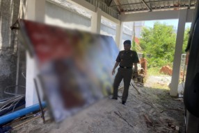 Fokus Pedestrian, Satpol PP Ponorogo Bersihkan Reklame di Jalan Urip Sumoharjo