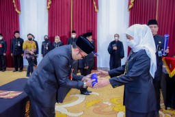 Gubernur Khofifah Rotasi 19 Pejabat Tinggi Pemprov Jatim