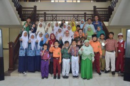 Siswa SD dan SMP di Gresik Surati Bupati dan Wabup, Apa Isinya?