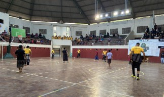 Futsal Pakai Sarung, Laga Polisi Lawan Pengasuh Ponpes di Ponorogo Berakhir Imbang